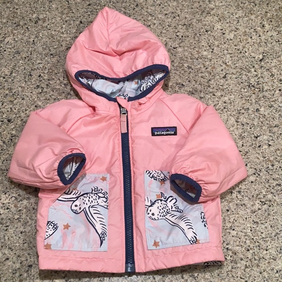 Size 3-6 mos Patagonia reversible hooded jacket - Picture 2 of 11